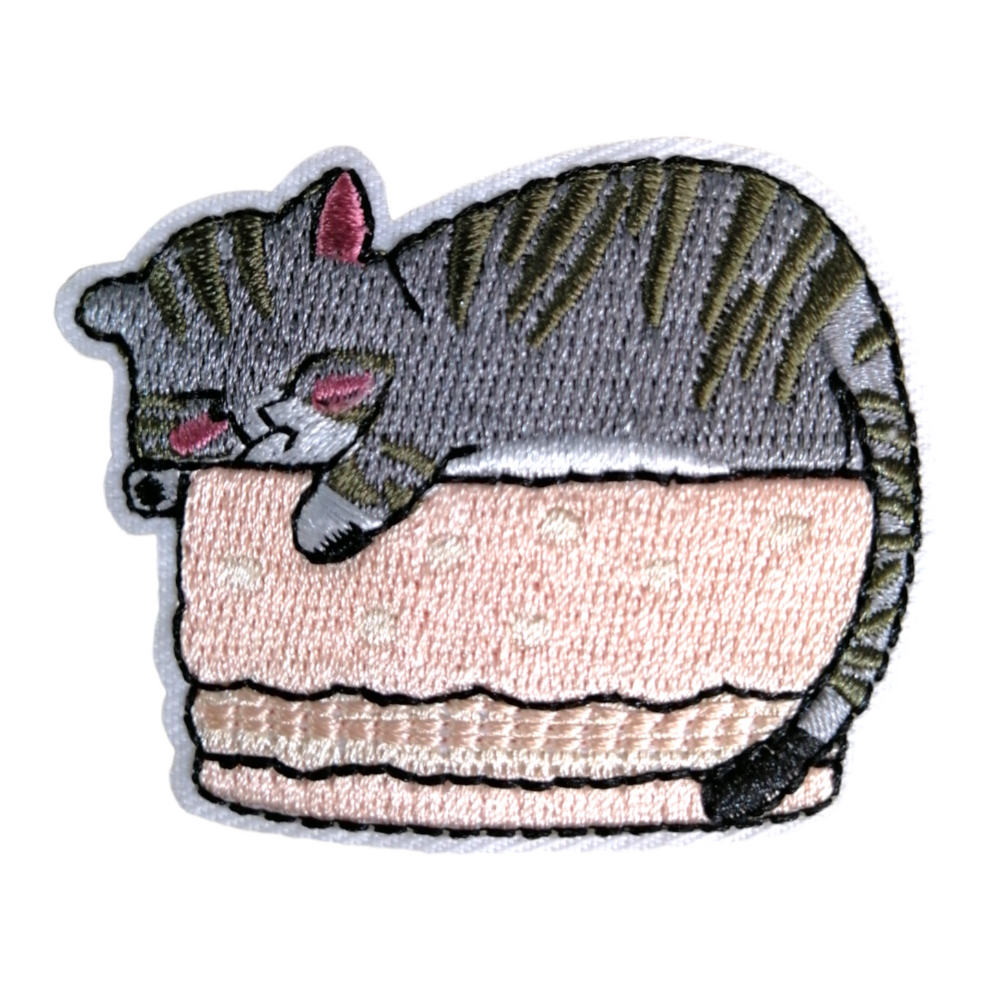 PC4208 - Sleeping Gray Cat in Busket (Iron on)