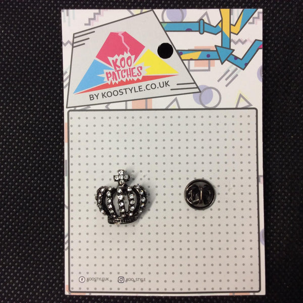 MP0135B - Black Stone Diamante 3D Crown Metal Pin Badge