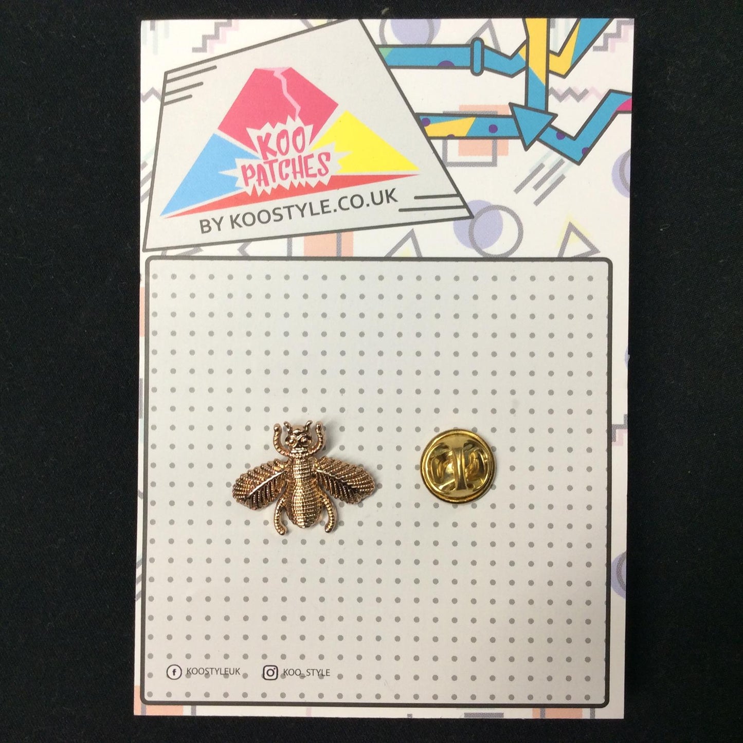 MP0153 - Gold Bee Leaf Bug Metal Pin Badge | Koo Style UK