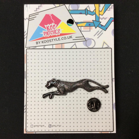 MP0005B - Black Silver Running Leopard Leaping Tiger Cheetah Metal Pin Badge