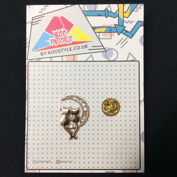 MP0250 - Gold Crystal Moon Cats Metal Pin Badge