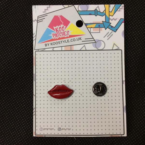 MP0070 - Kiss Red Lips Metal Pin Badge