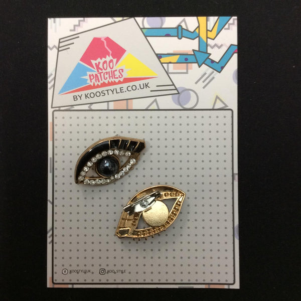 MP0271 - Diamante Golden Eye Metal Pin Badge