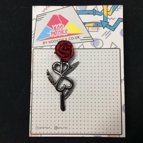 MP0201 - Red Rose Dark Silver Hearts Flower Metal Pin Badge