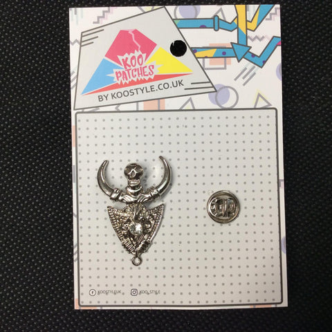 MP0077 - Silver Horned Skull Metal Pin Badge