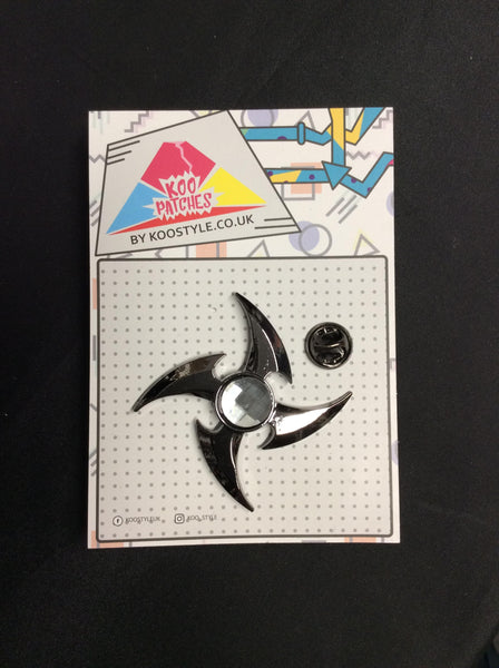 MP0098 - Throwing Ninja Star Metal Pin Badge