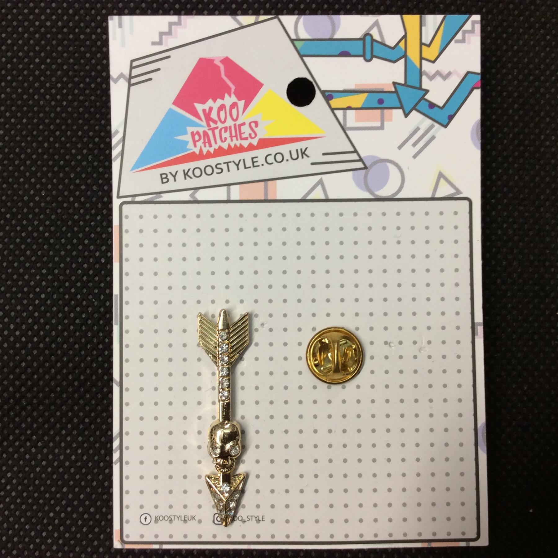 MP0038 - Gold Stone Arrow Metal Pin Badge | Koo Style UK